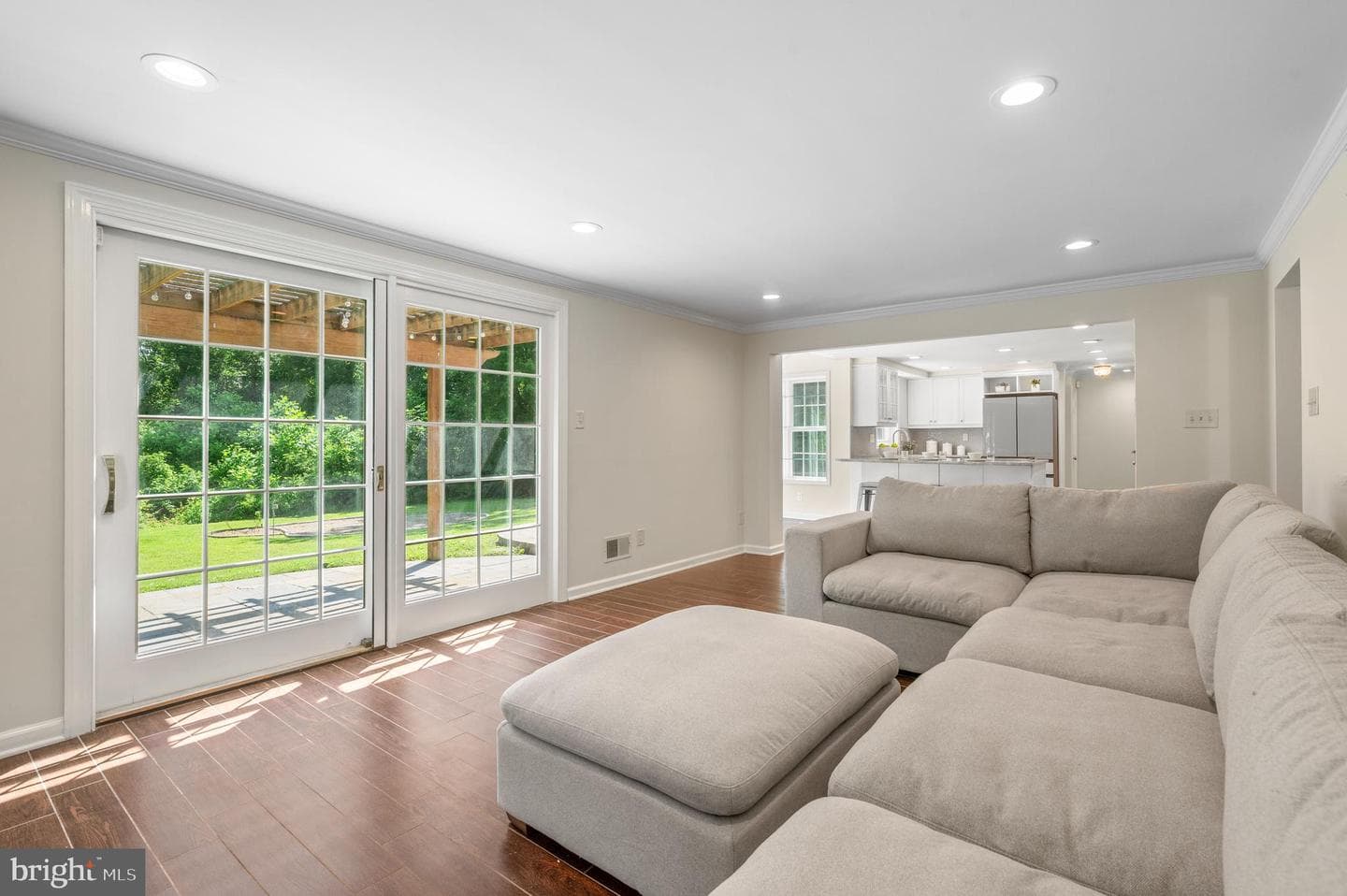813 Malin Road photo 31