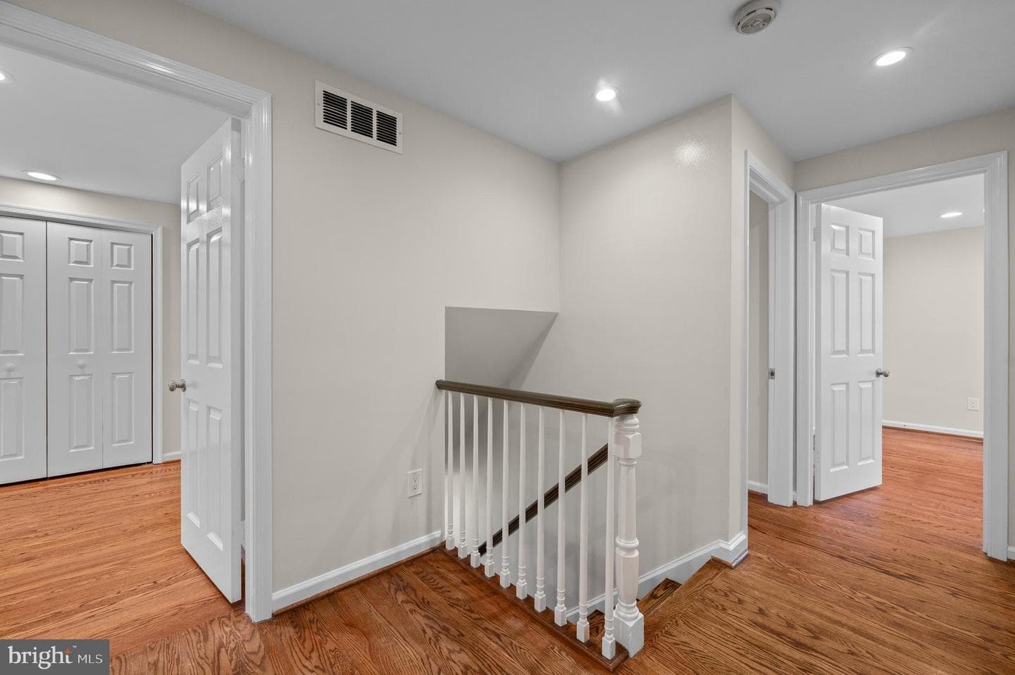 813 Malin Road photo 33