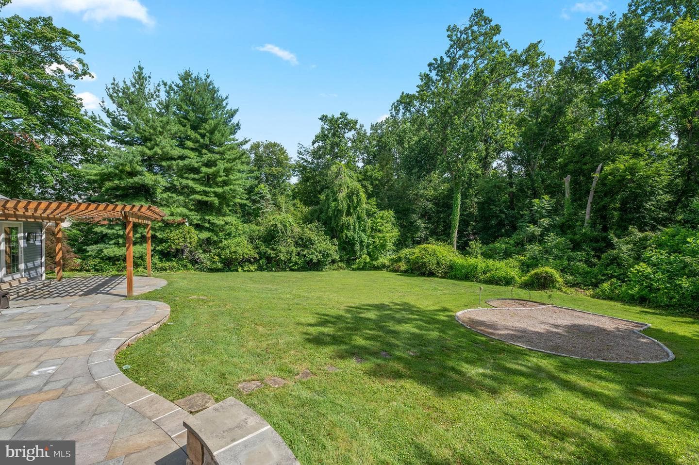 813 Malin Road photo 9
