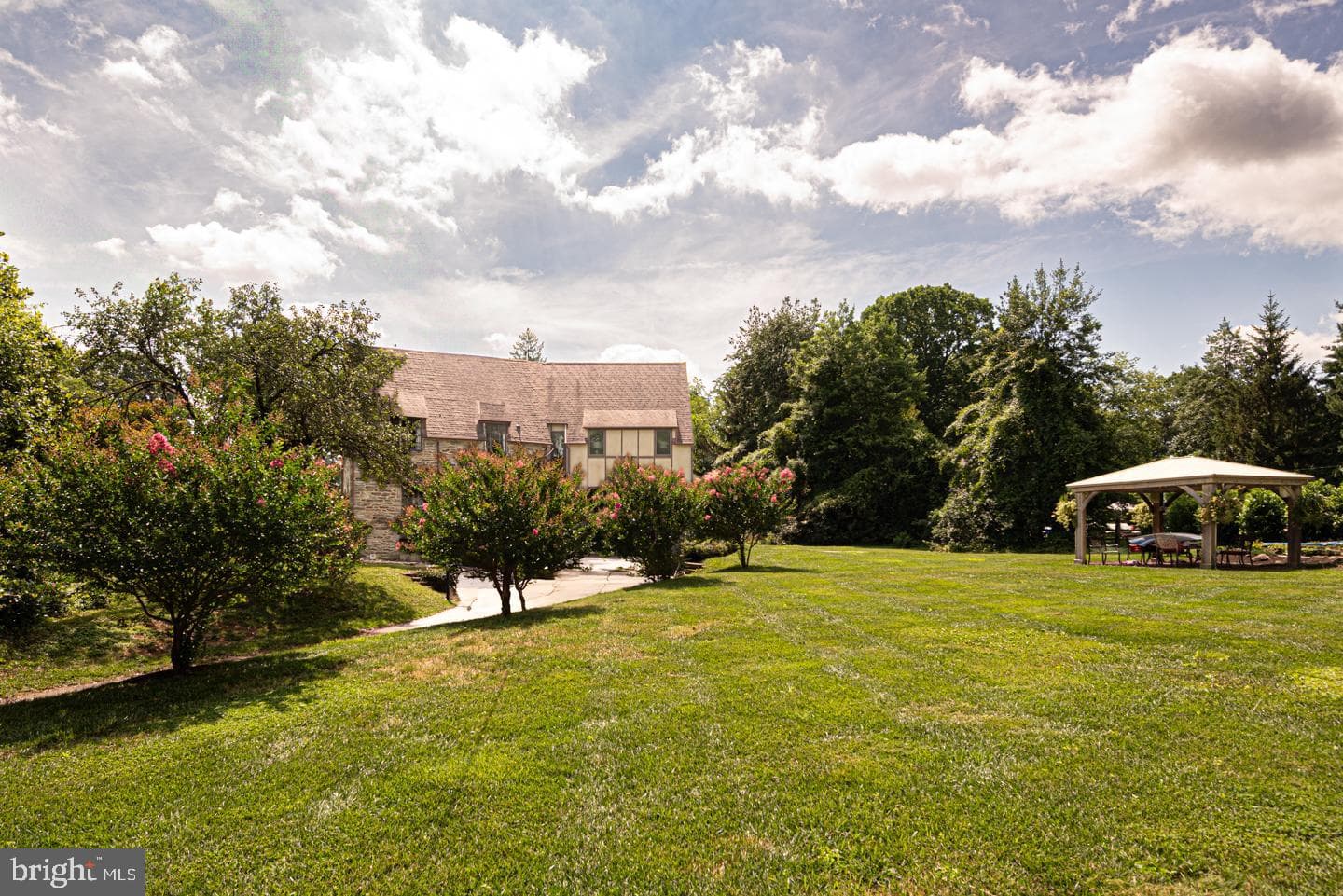 213 Highland Avenue photo 12
