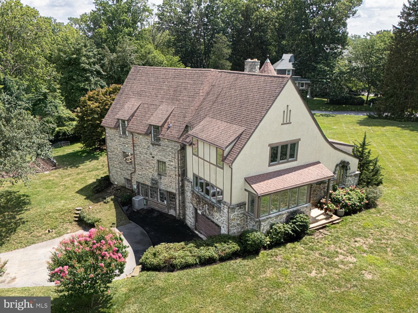 213 Highland Avenue photo 17