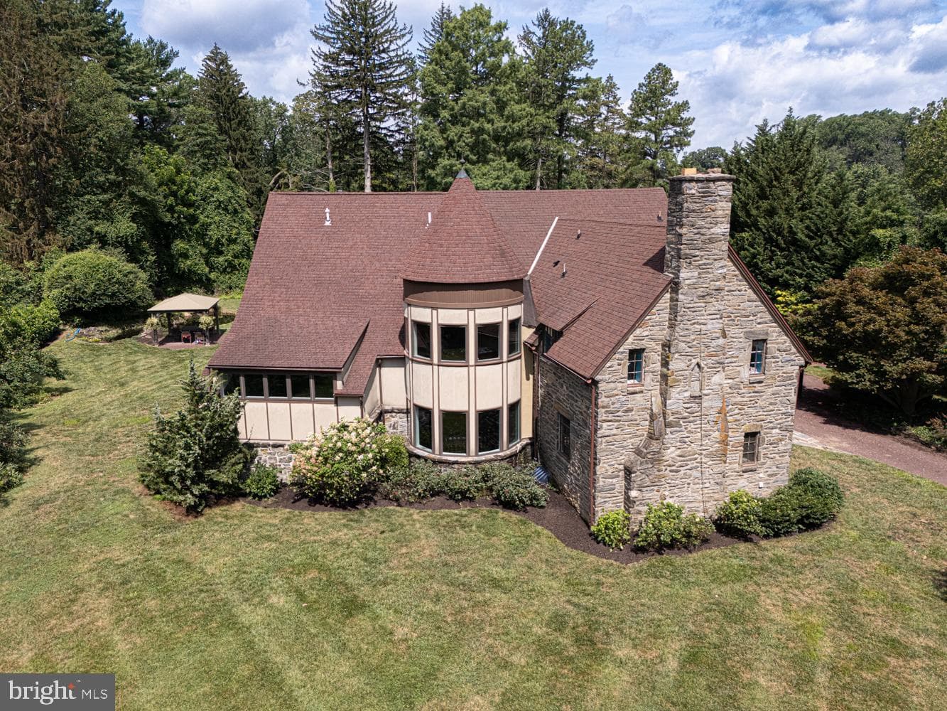 213 Highland Avenue photo 3