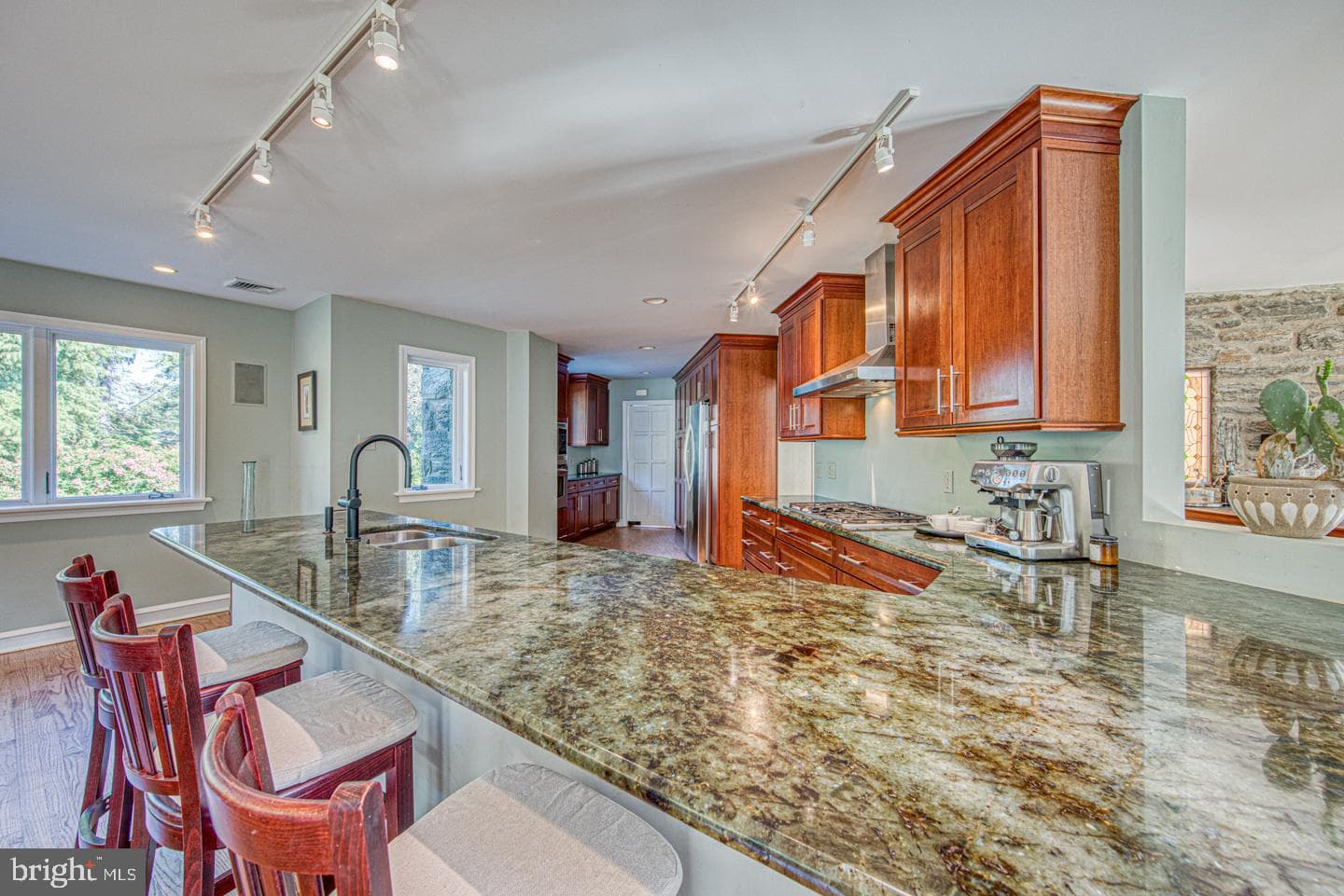 213 Highland Avenue photo 38