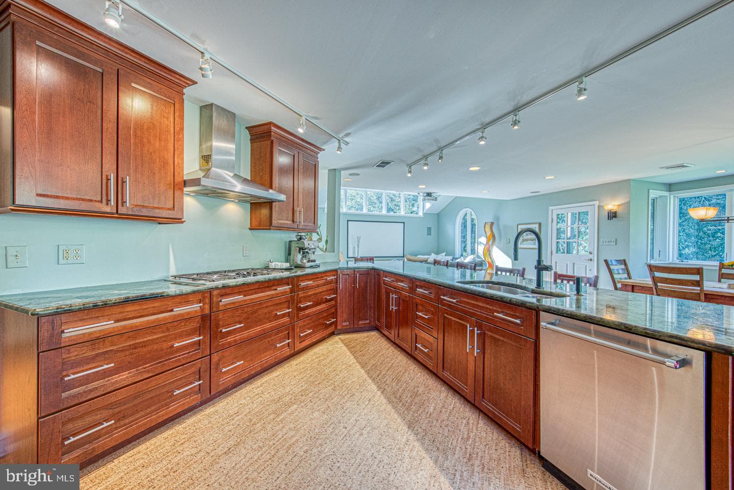 213 Highland Avenue photo 40