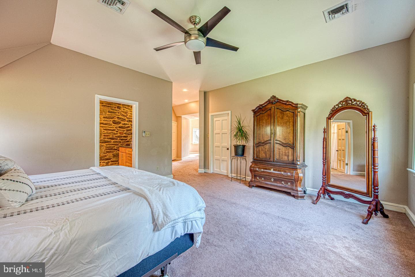 213 Highland Avenue photo 47