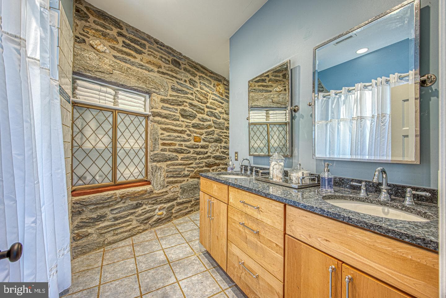 213 Highland Avenue photo 50