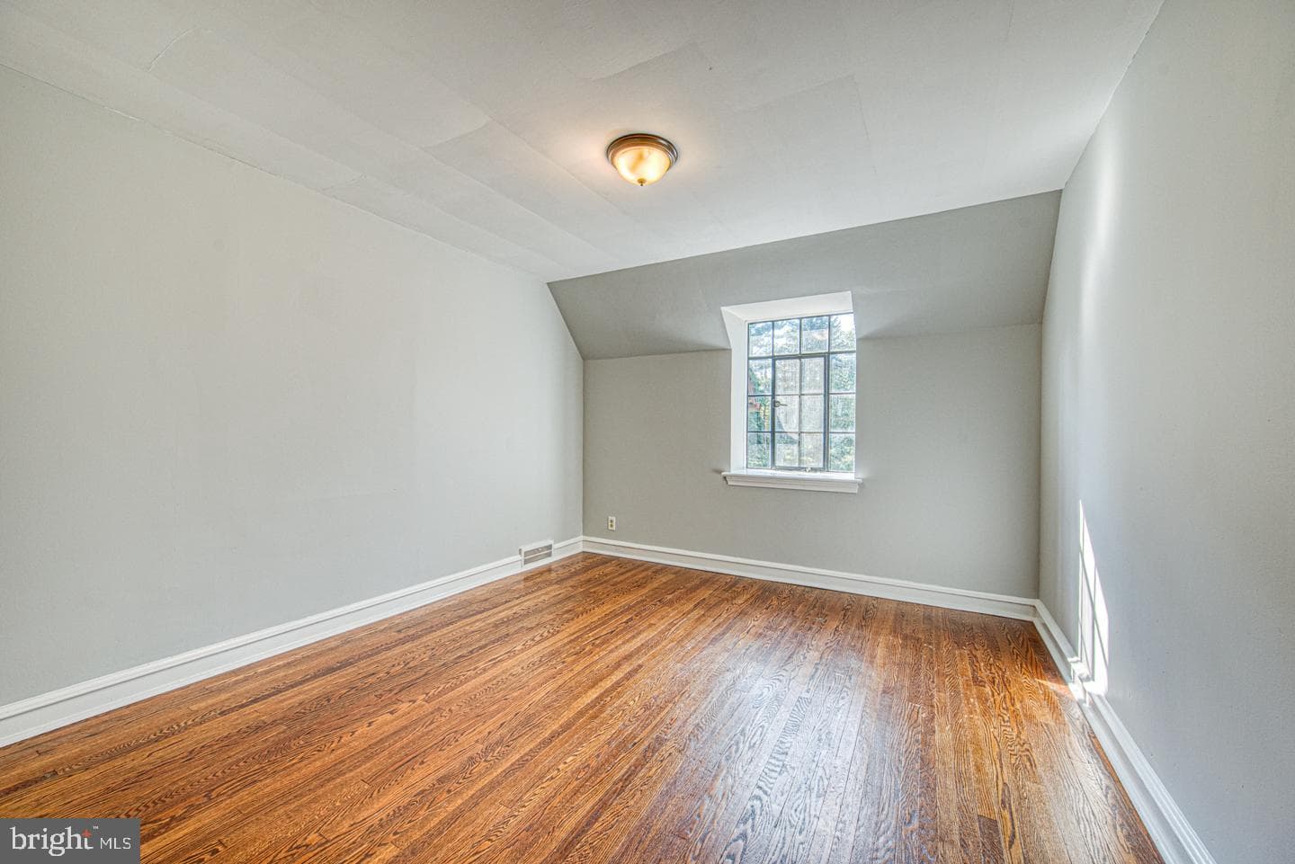 213 Highland Avenue photo 54