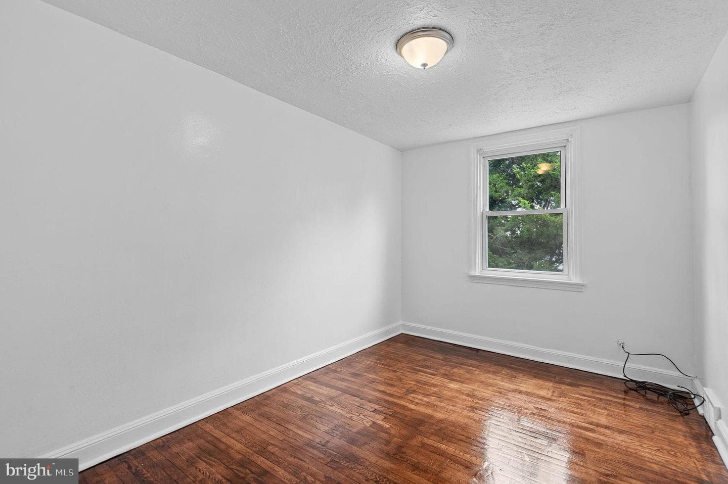 230 W Washington Avenue photo 12