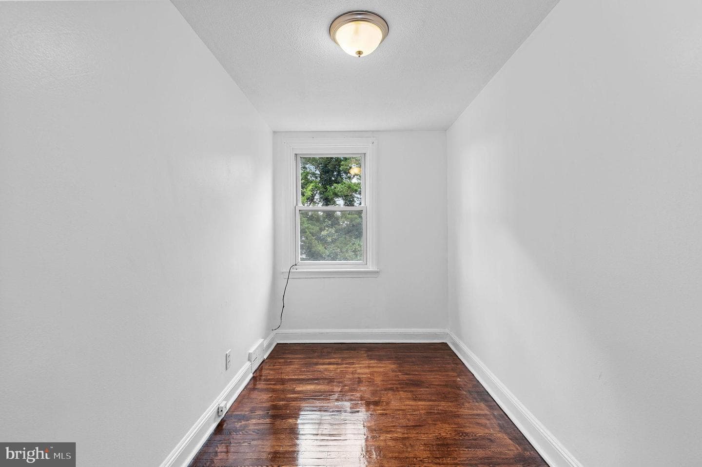 230 W Washington Avenue photo 14