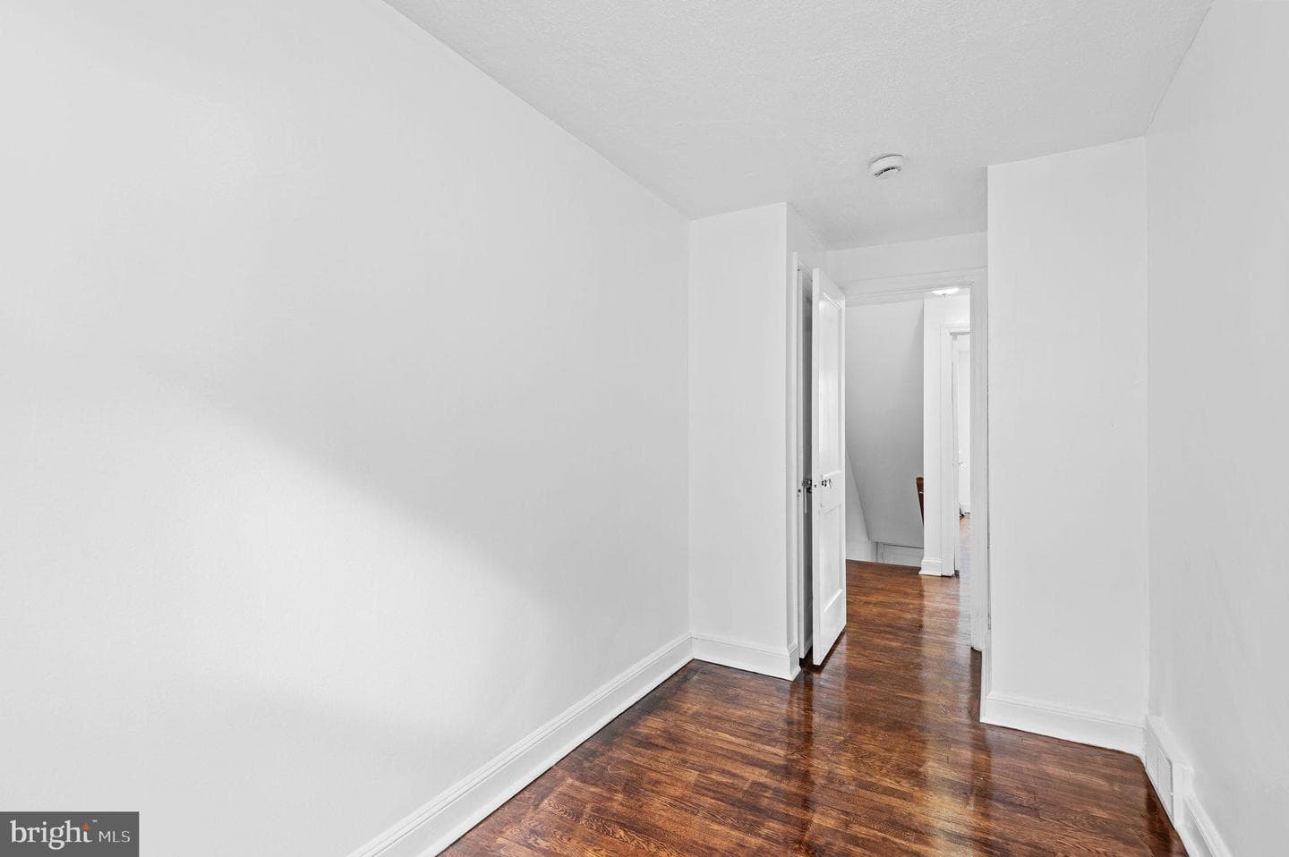 230 W Washington Avenue photo 15