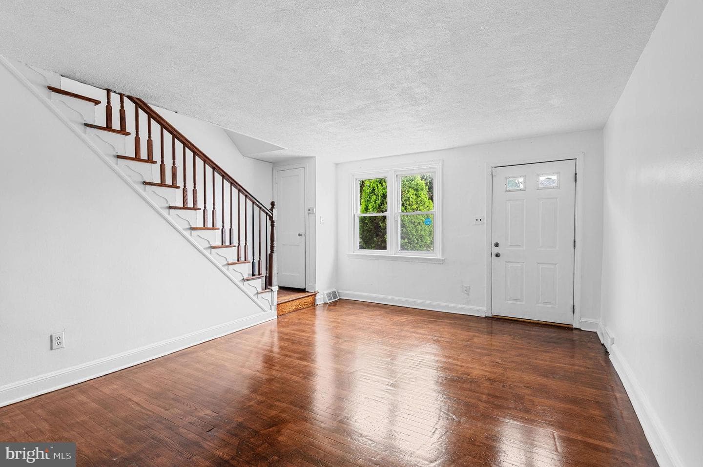230 W Washington Avenue photo 5