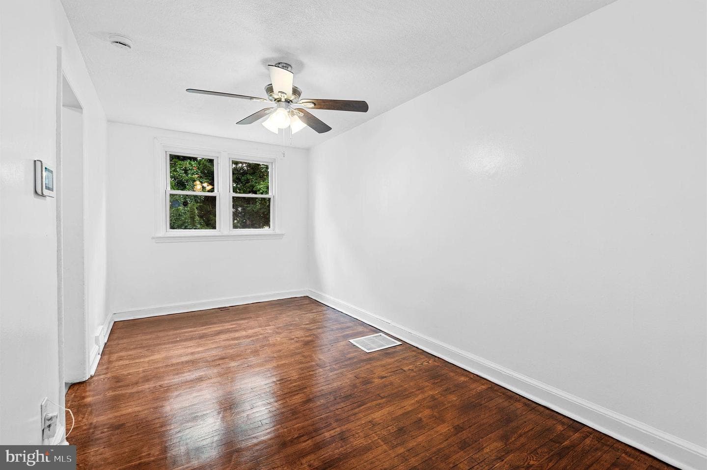 230 W Washington Avenue photo 6