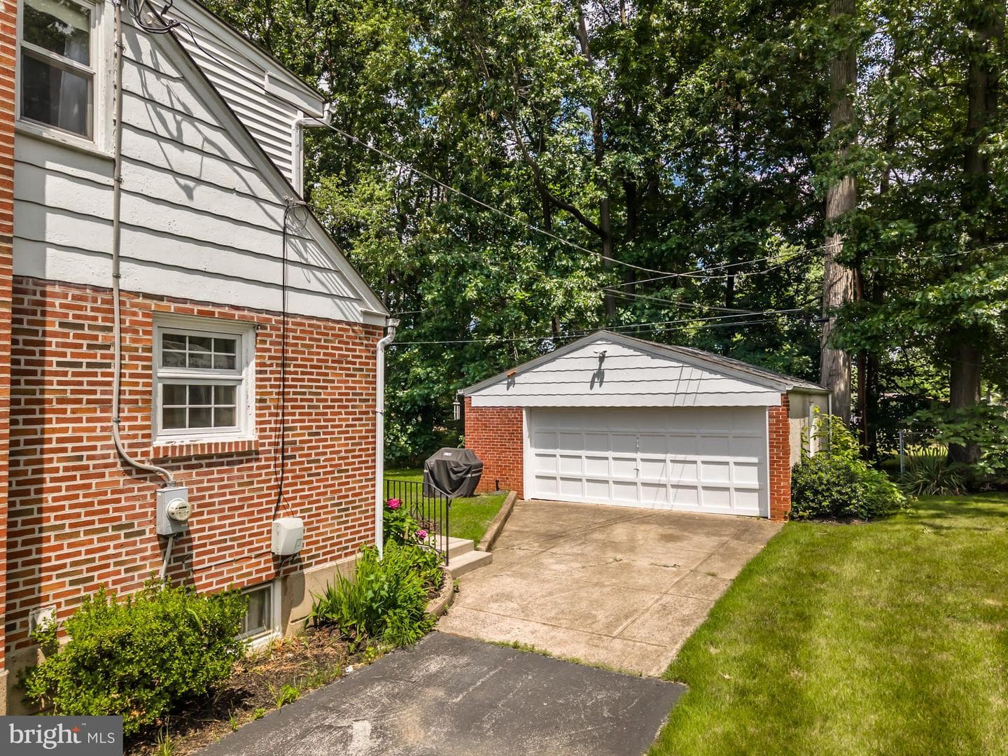 313 Merrybrook Drive photo 8