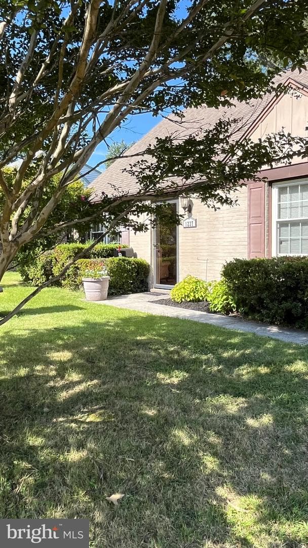 1237 University Avenue photo 2