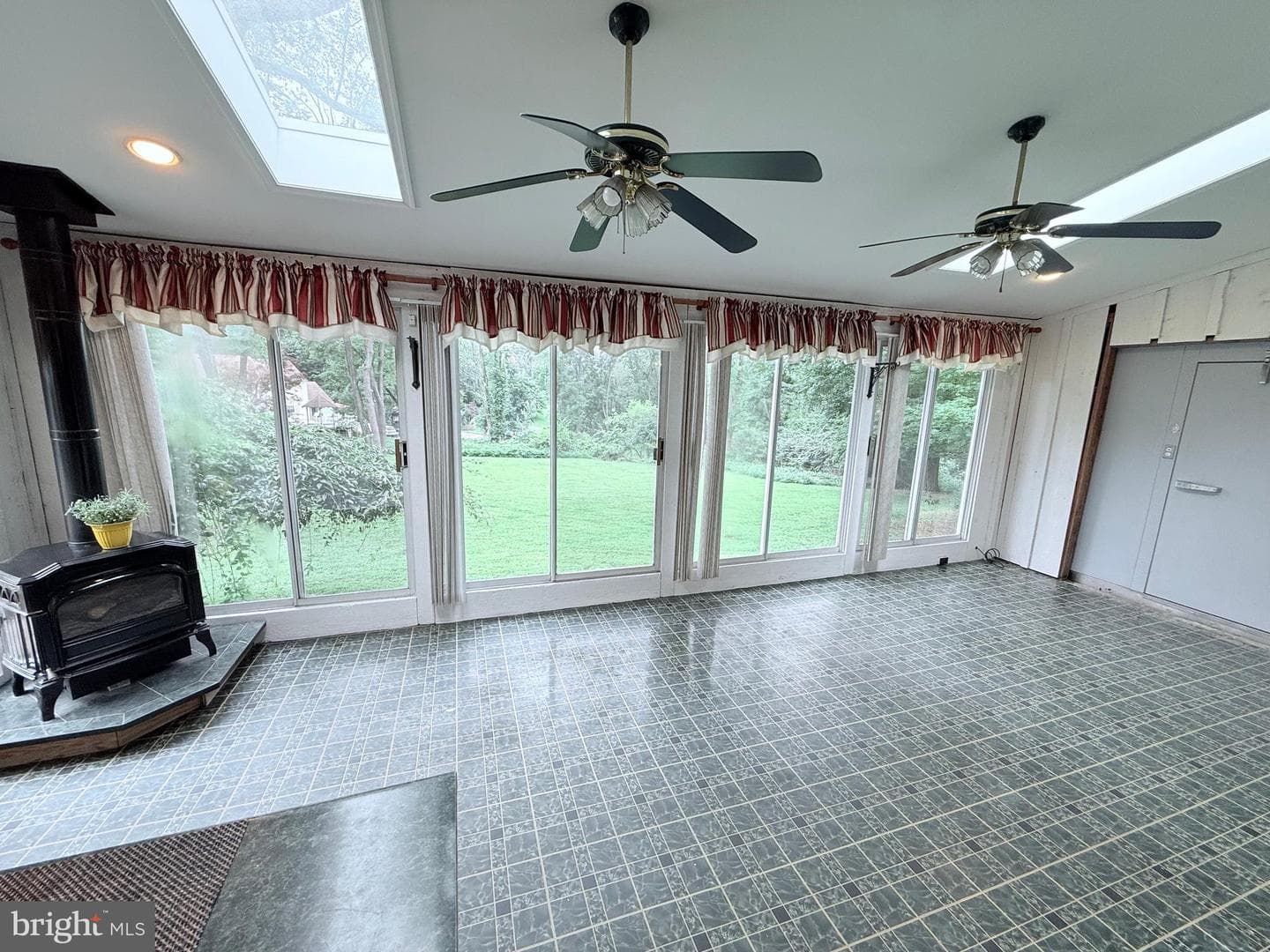 76 Dogwood Lane photo 27