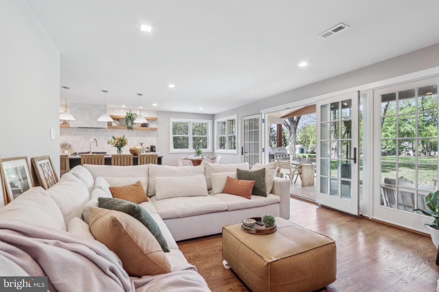 414 Barclay Road photo 28