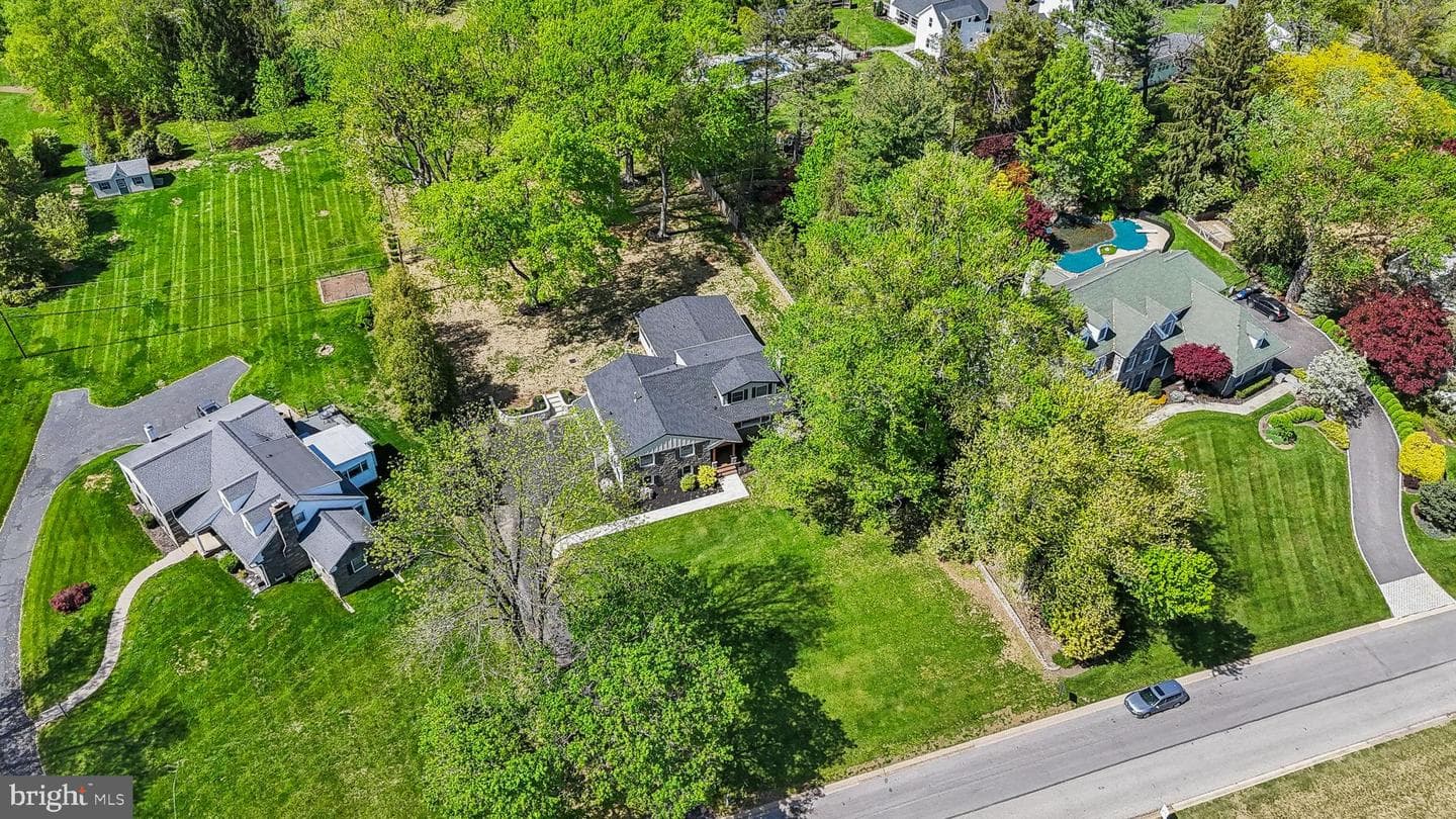 414 Barclay Road photo 74