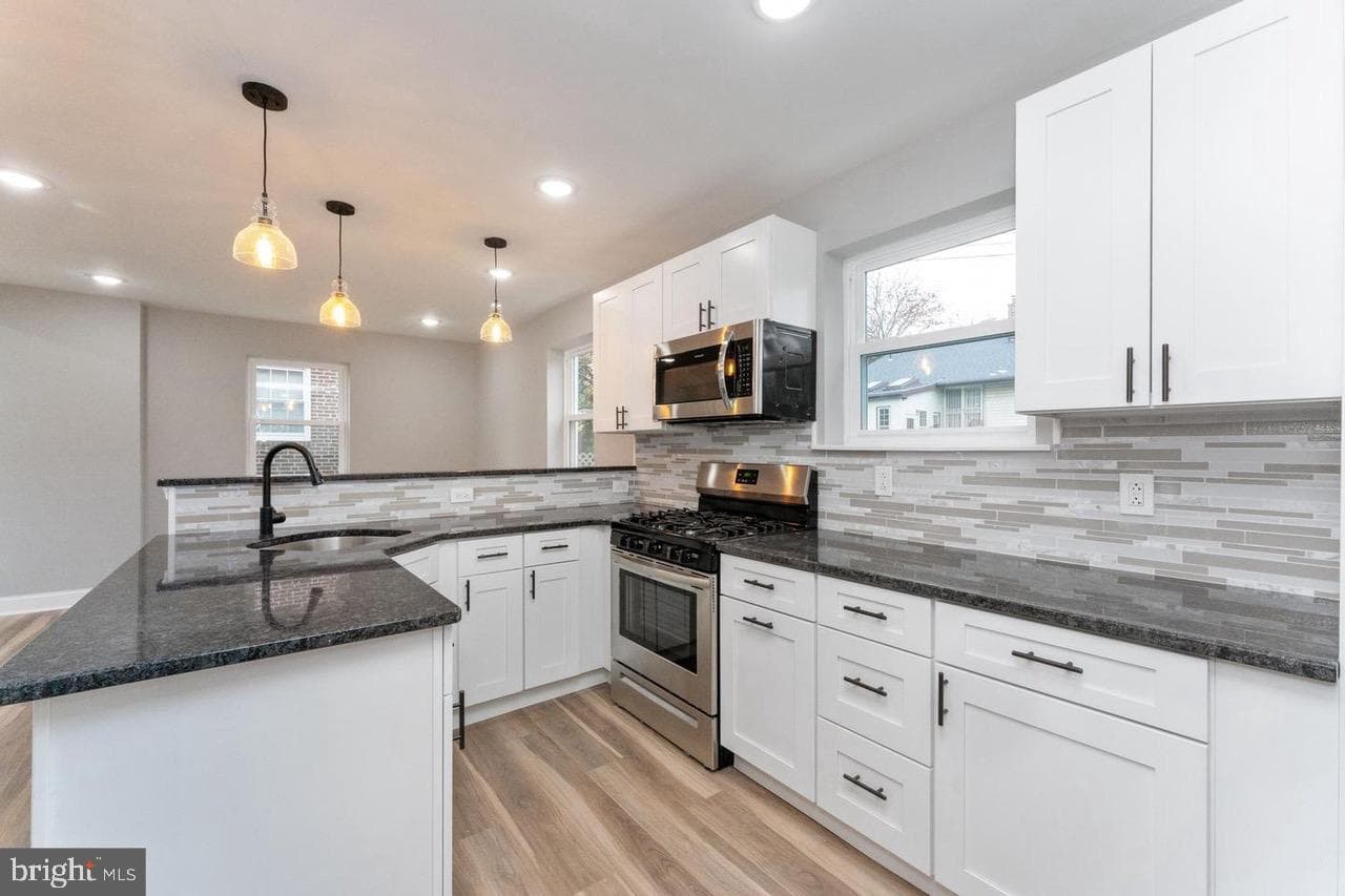 1305 Longacre Boulevard N photo 8