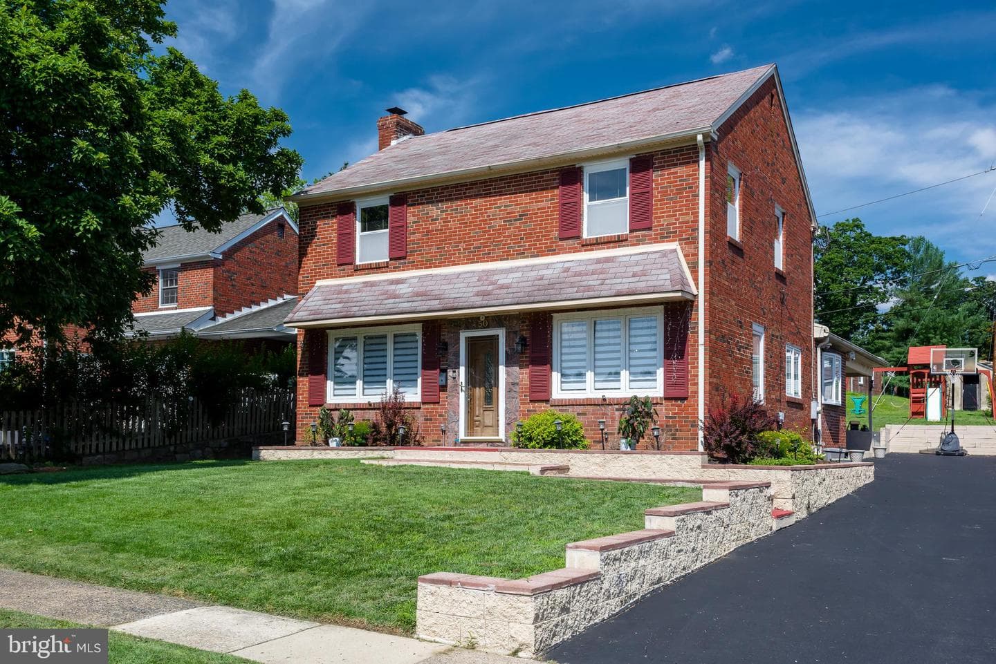 50 Schoolhouse Lane photo 1