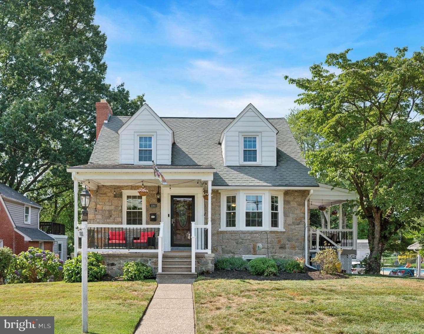 1080 West Avenue photo 1