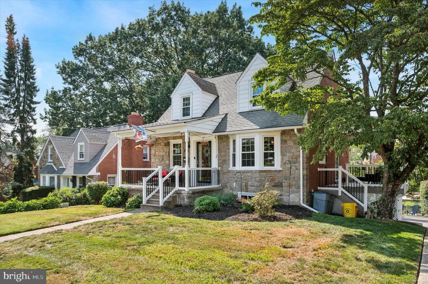 1080 West Avenue photo 2