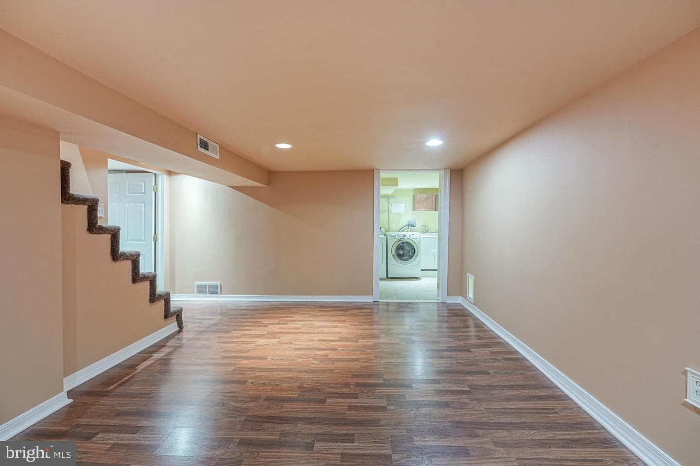 304 Russell Street photo 23