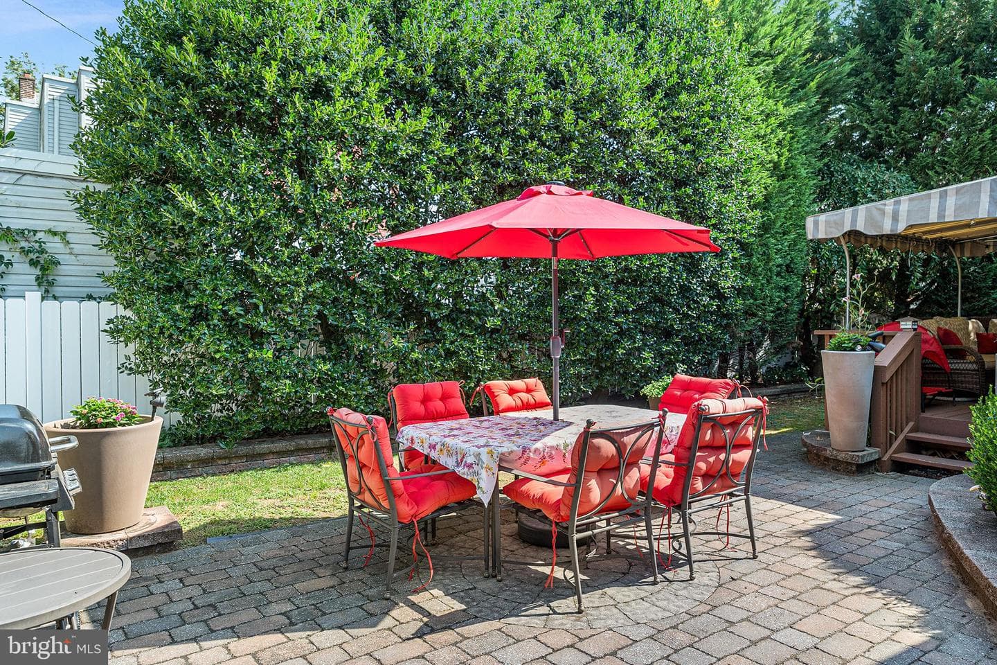 304 Russell Street photo 29