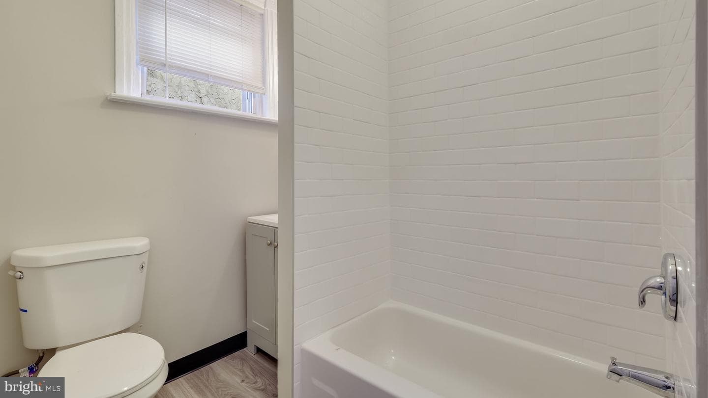 1128 Green Street photo 14