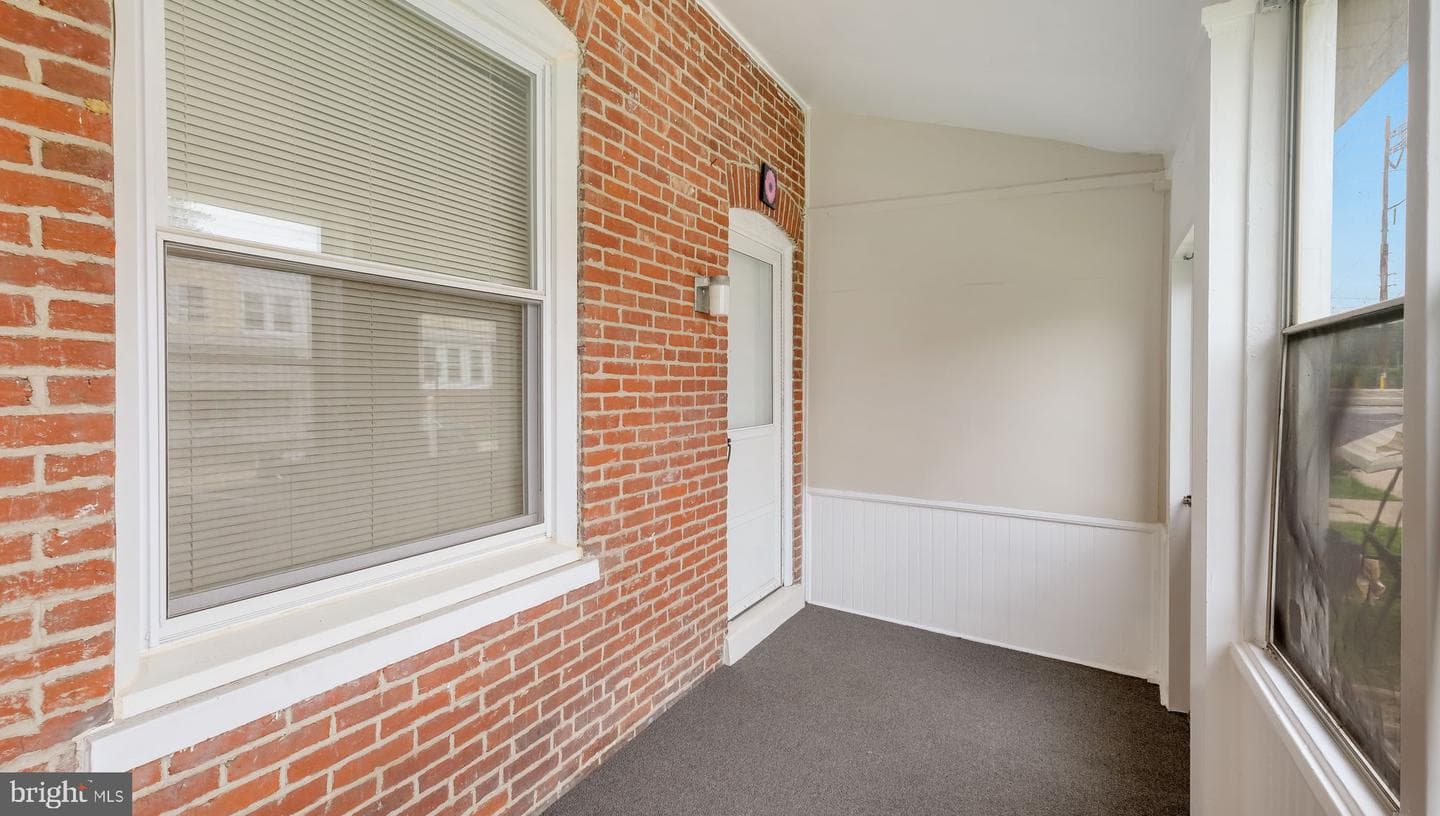 1128 Green Street photo 2