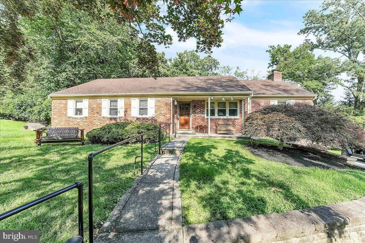 4 Oak Circle photo 2