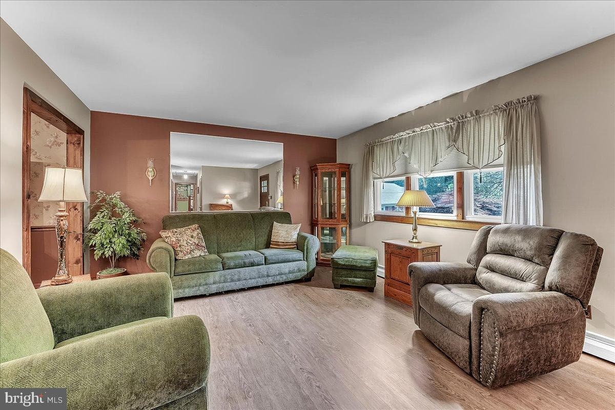 4 Oak Circle photo 3