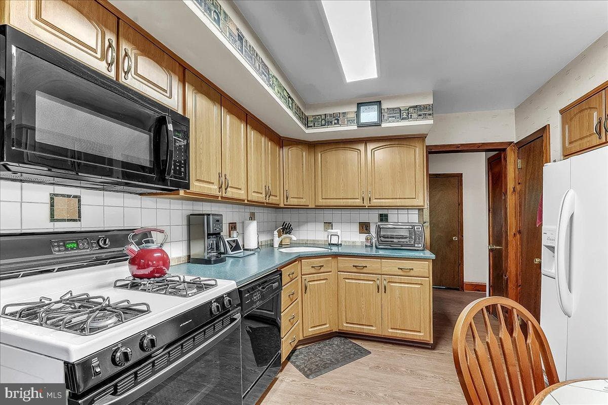 4 Oak Circle photo 8