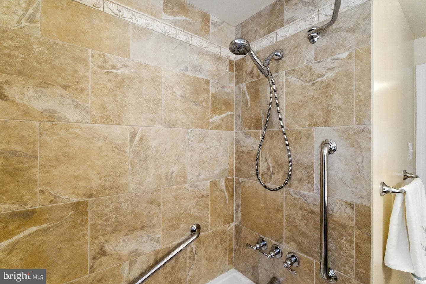 213 Fairfield Drive photo 30