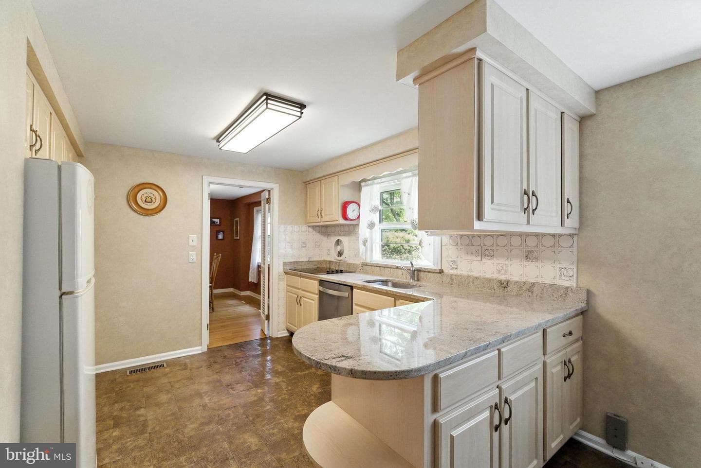 213 Fairfield Drive photo 8