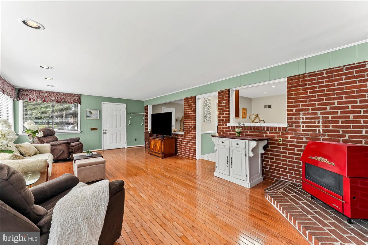 303 Harvard Avenue photo 15