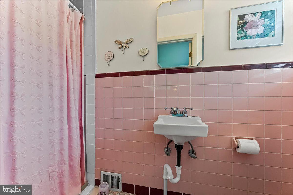 303 Harvard Avenue photo 17