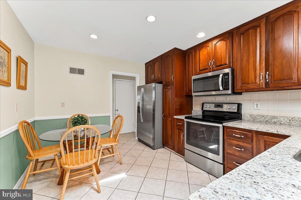303 Harvard Avenue photo 8
