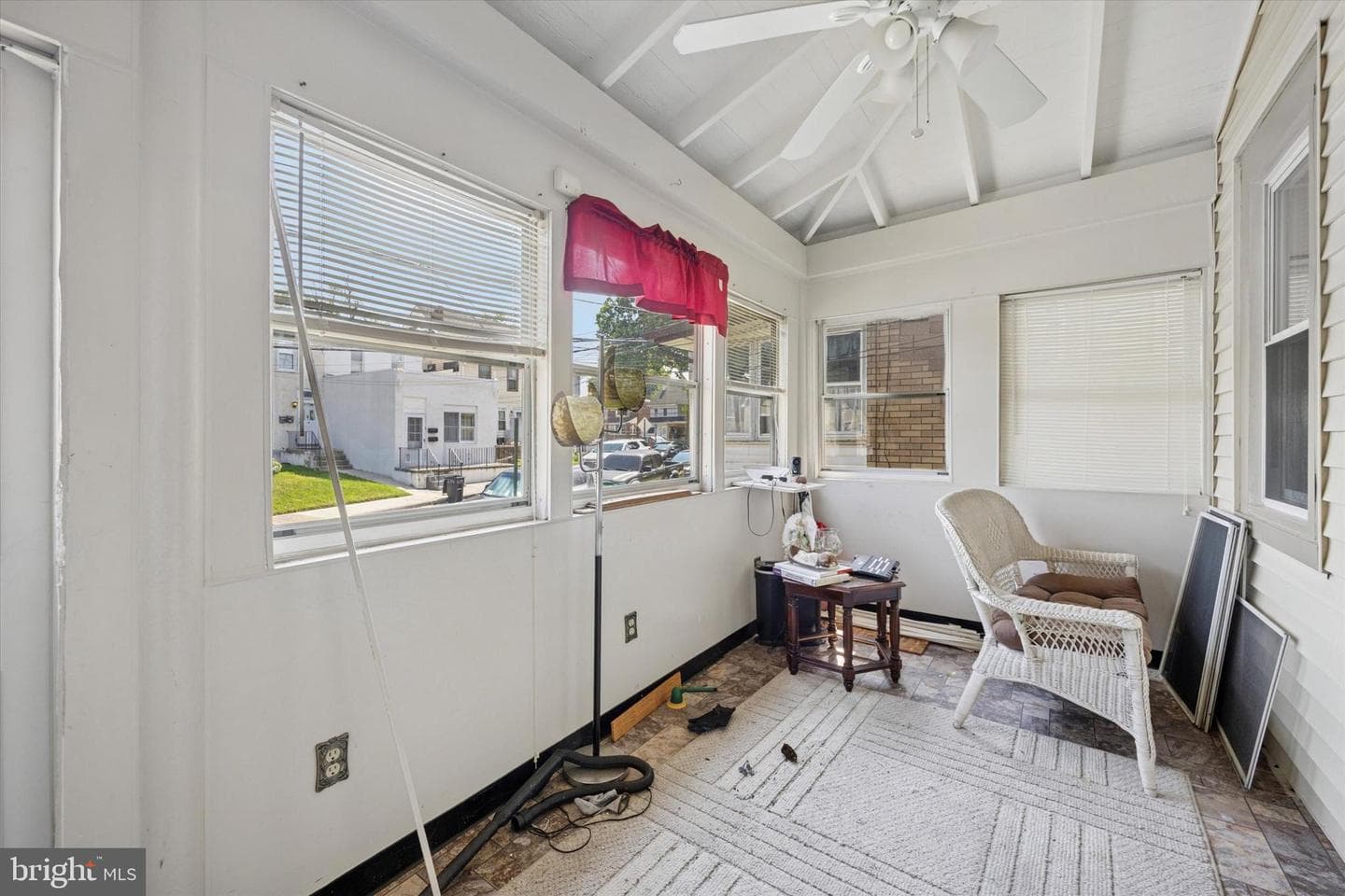 237 Randall Street photo 5