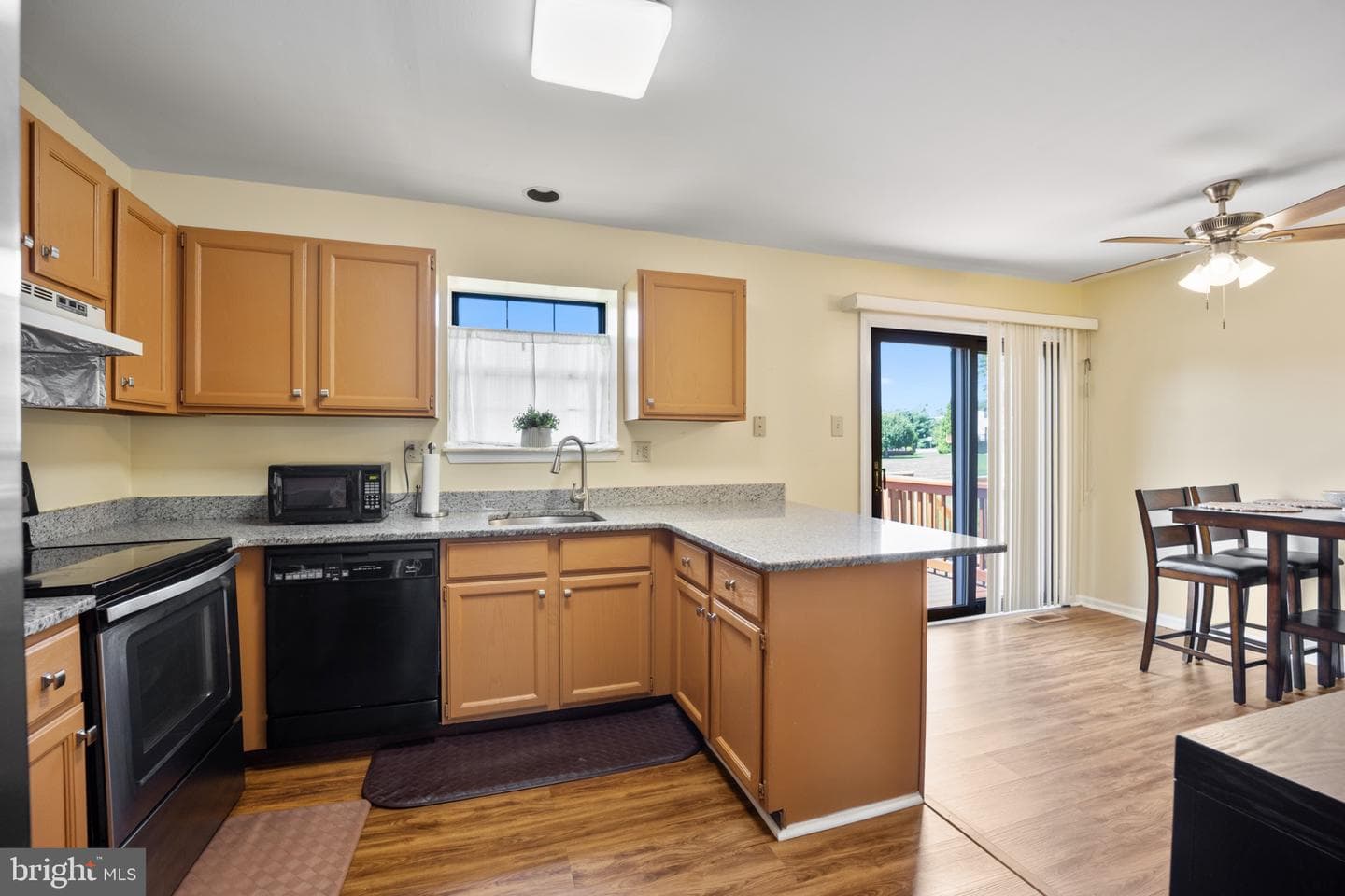 413 Carpenter Circle photo 9