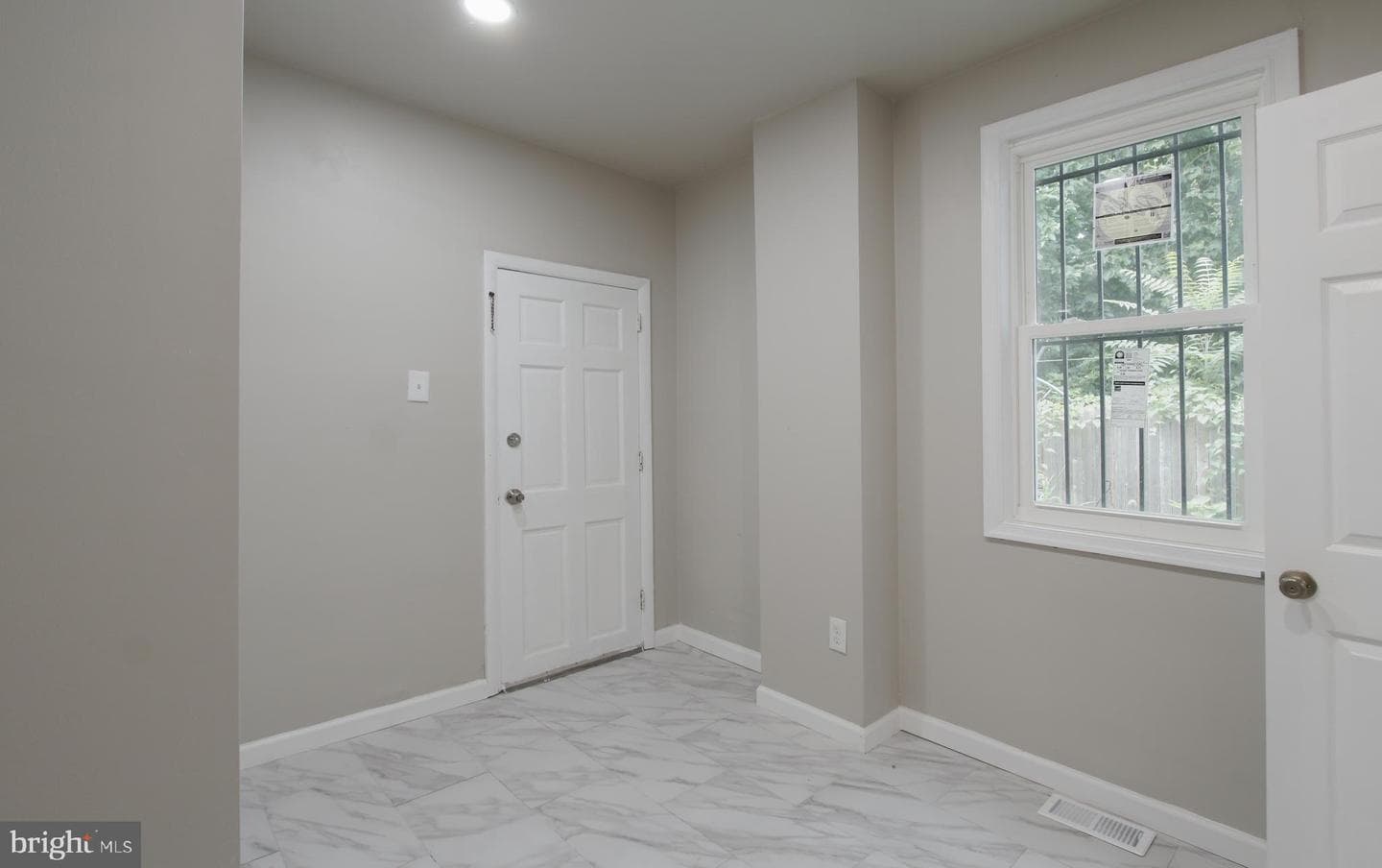 803 W Mary Street photo 4