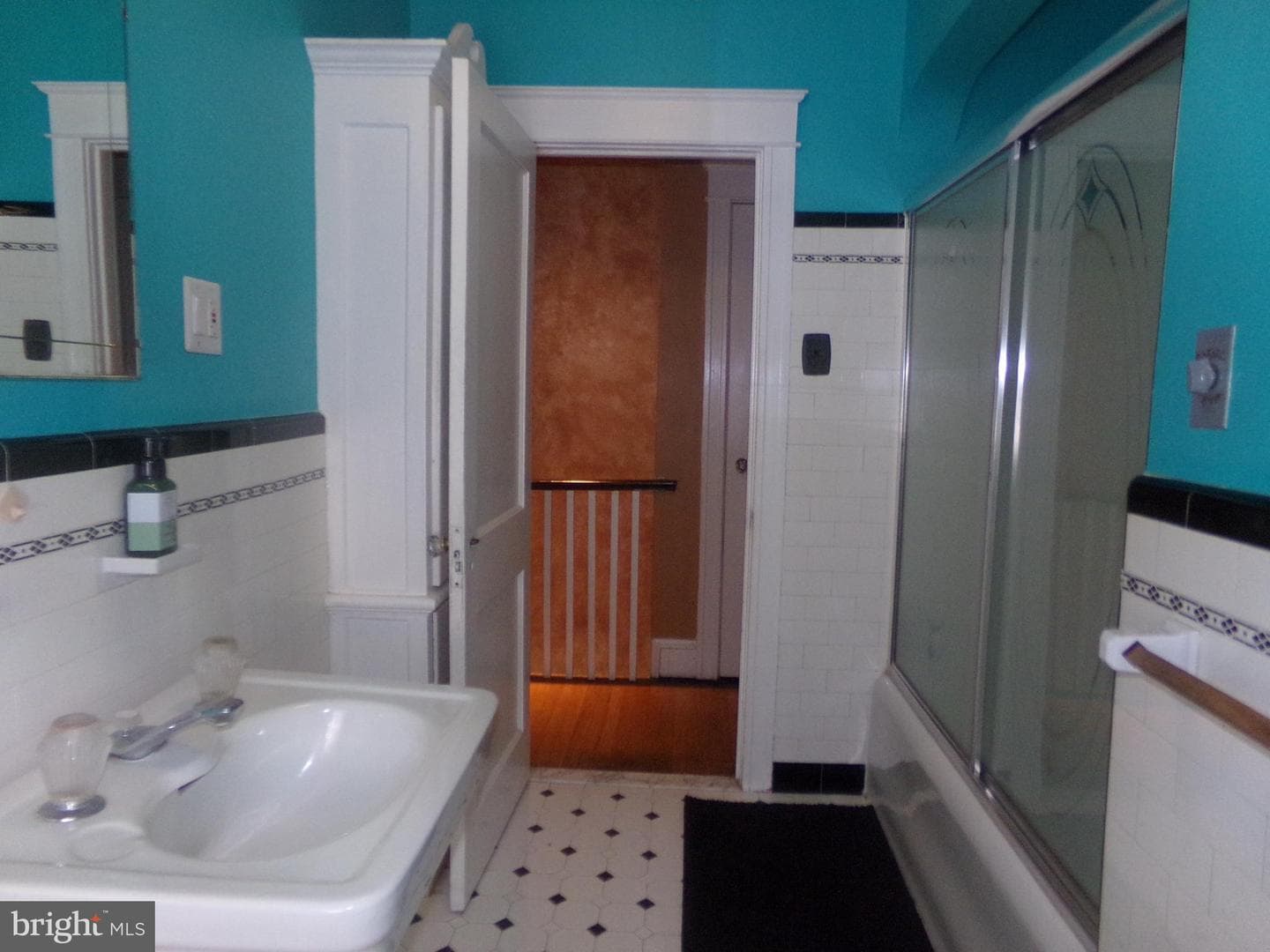 157 W Plumstead Avenue photo 37