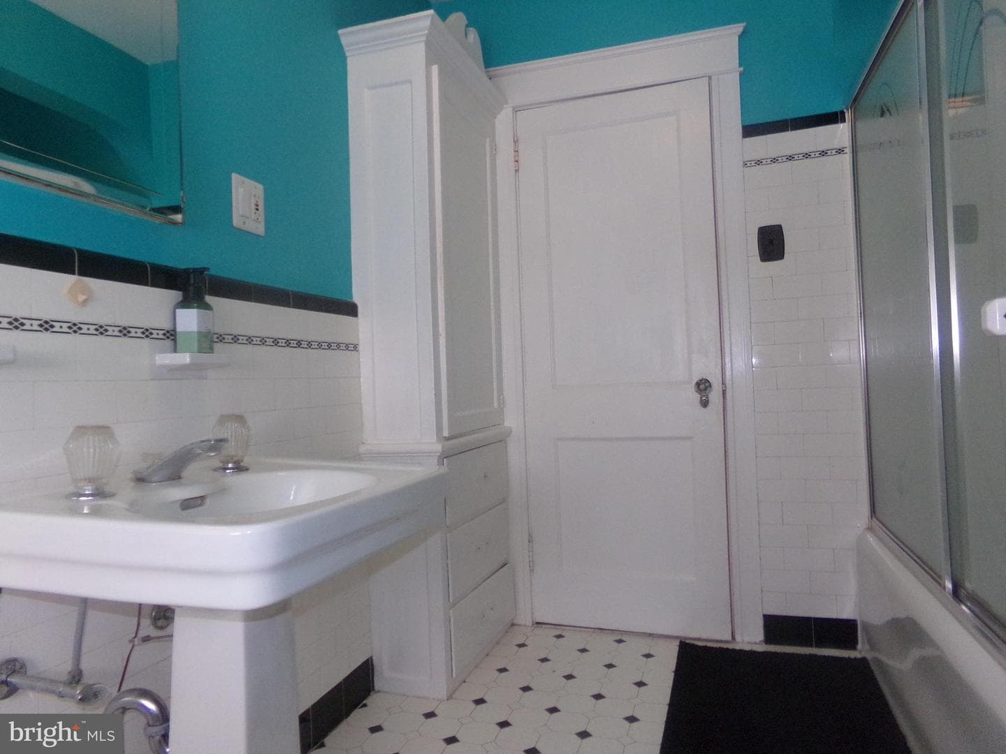 157 W Plumstead Avenue photo 38