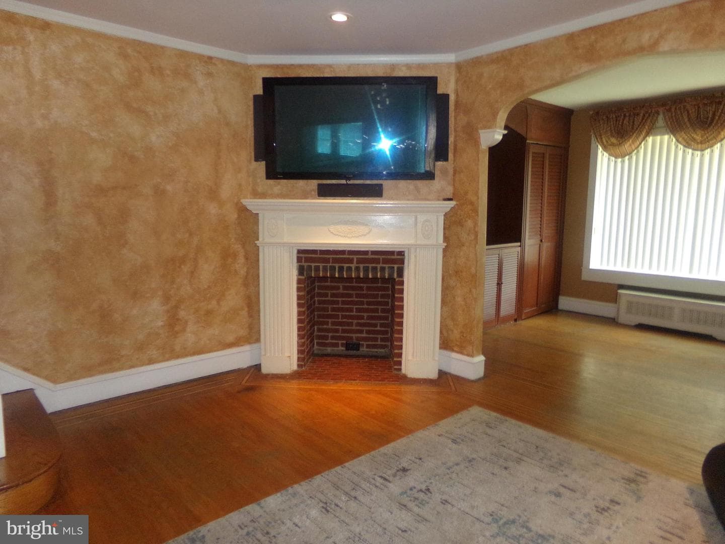 157 W Plumstead Avenue photo 8
