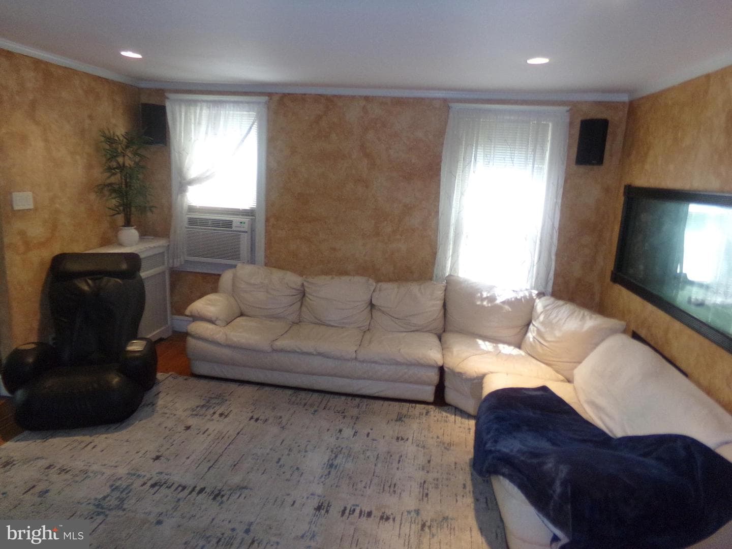 157 W Plumstead Avenue photo 9