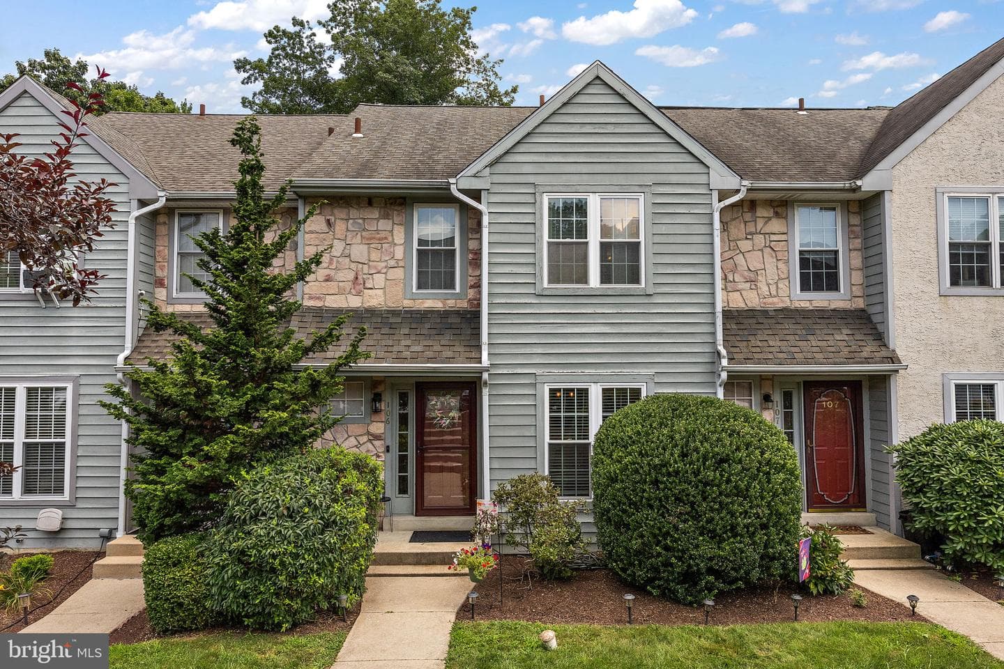 106 Knollwood Court photo 1