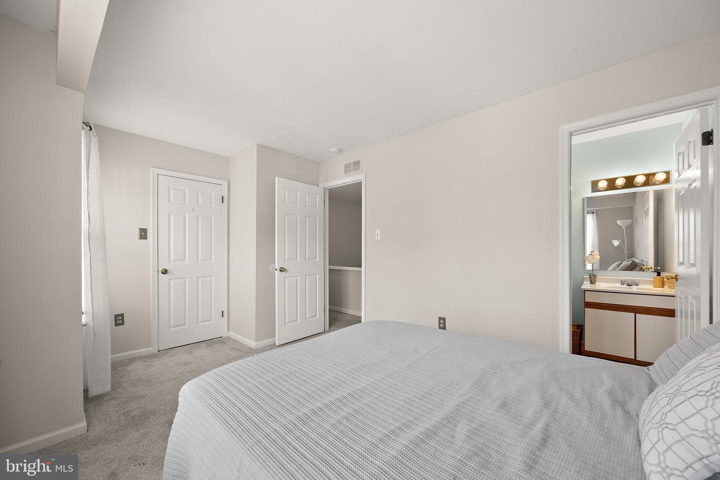 106 Knollwood Court photo 13