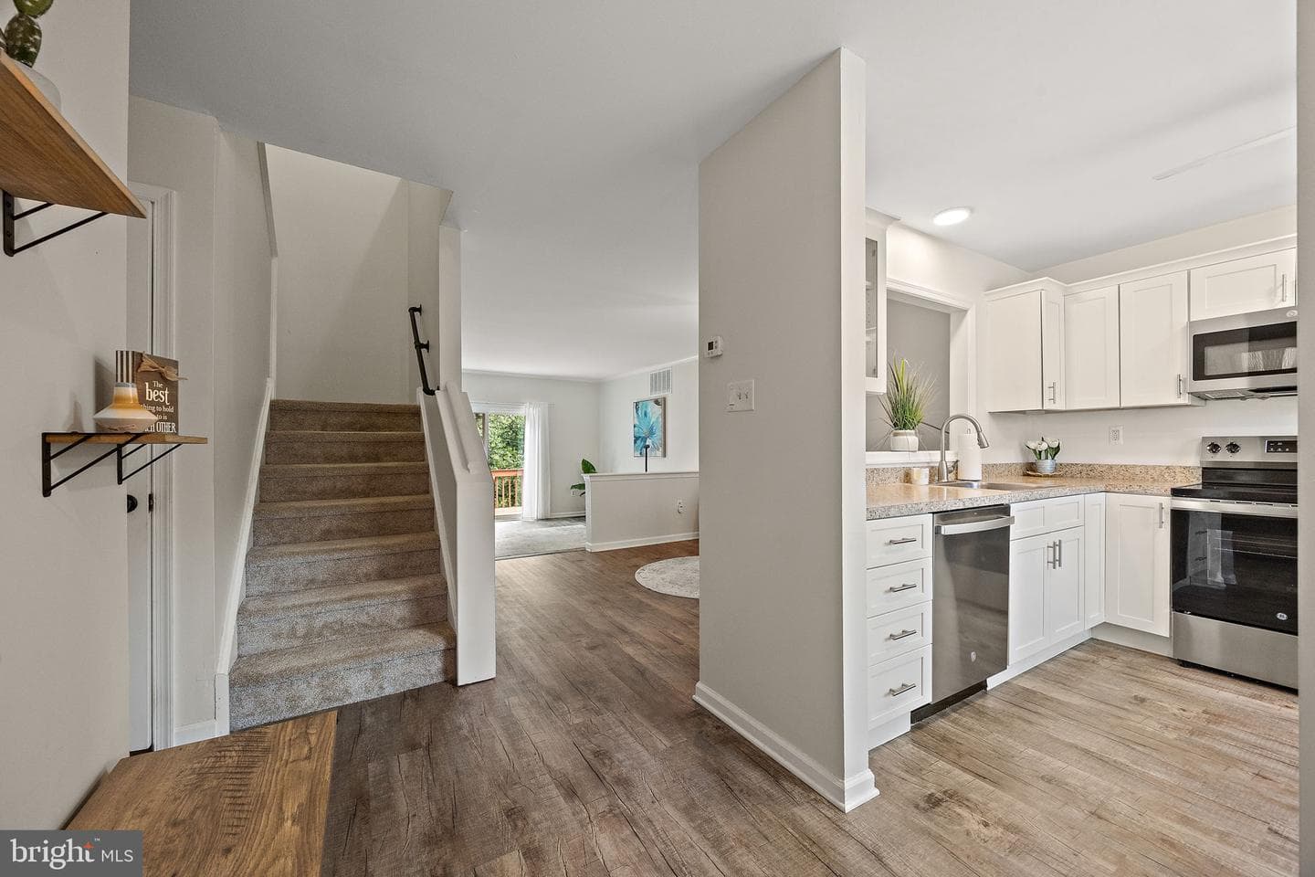 106 Knollwood Court photo 2