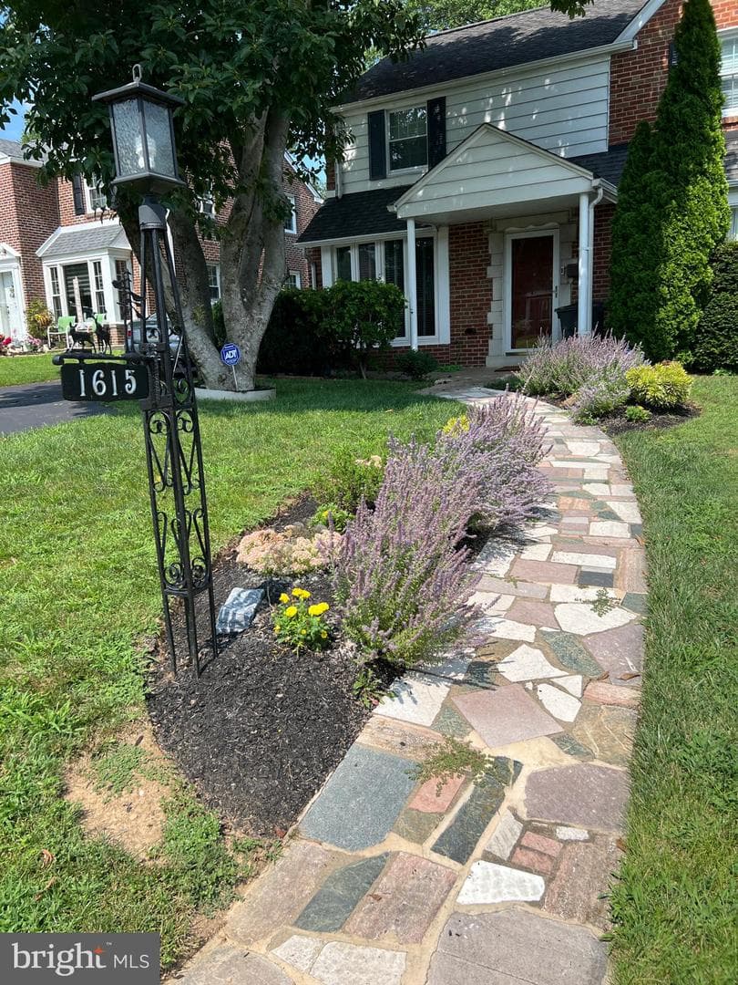 1615 Earlington Road photo 1
