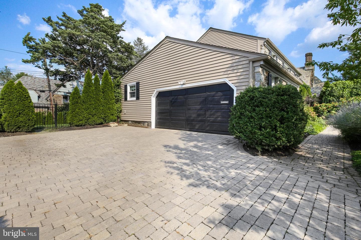 417 Derwyn Road photo 38