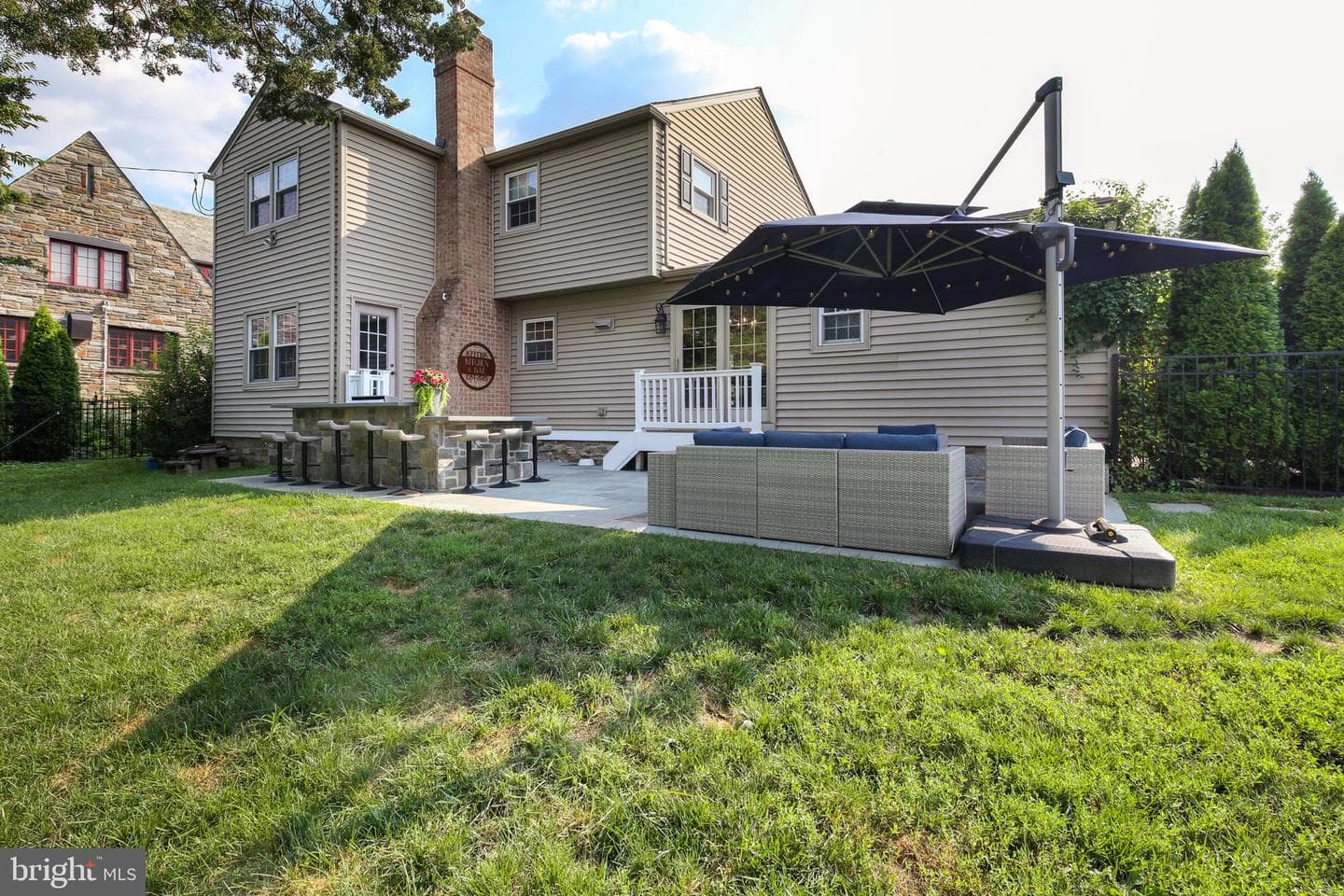 417 Derwyn Road photo 5